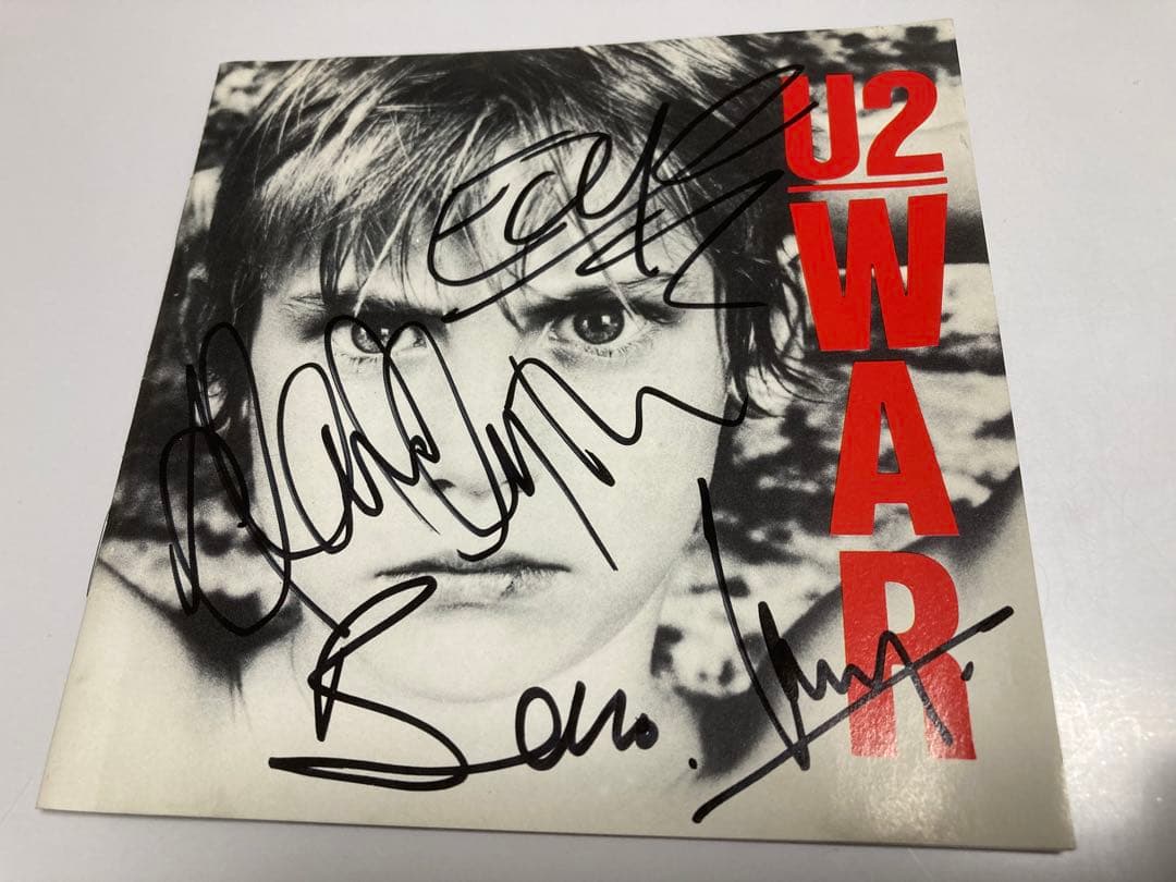 レア　u2 直筆サインCD WAR bono edge Larry adam