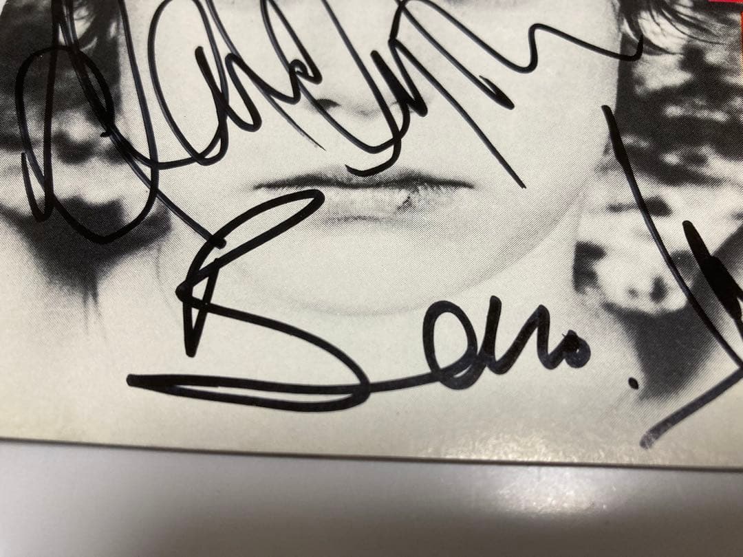 レア　u2 直筆サインCD WAR bono edge Larry adam