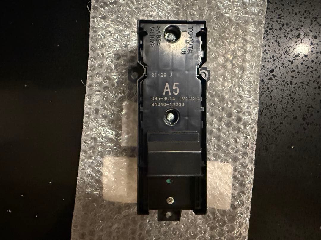 トヨタカローラ純正　パワーウィンドウスイッチ 86440-12200