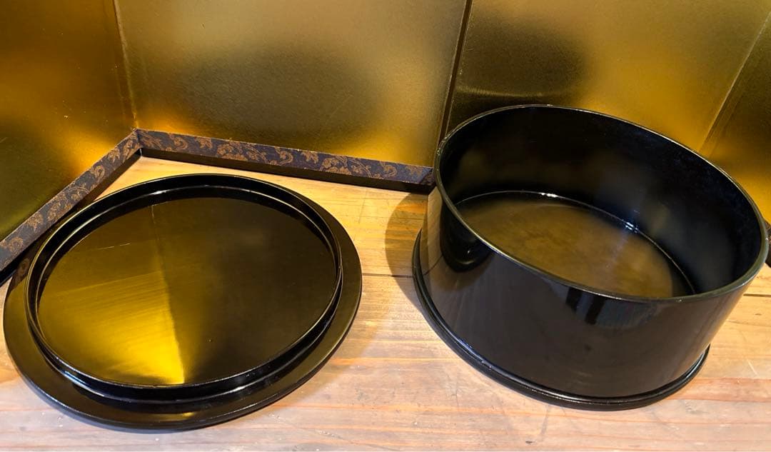 黒漆器　脚付膳　十二膳　お櫃　盆四枚　布着　木箱　明治時代　法事