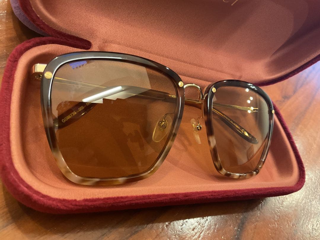 【ごまさん専用ページ】GUCCI ブラウンレンズ ★ベッコウ★専用ケース付き