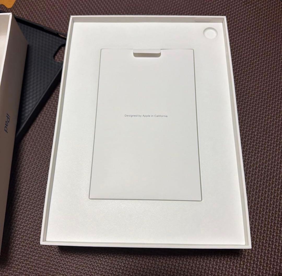 R*U様 Apple iPad 本体 第10世代 64GB WiFiモデル 付属