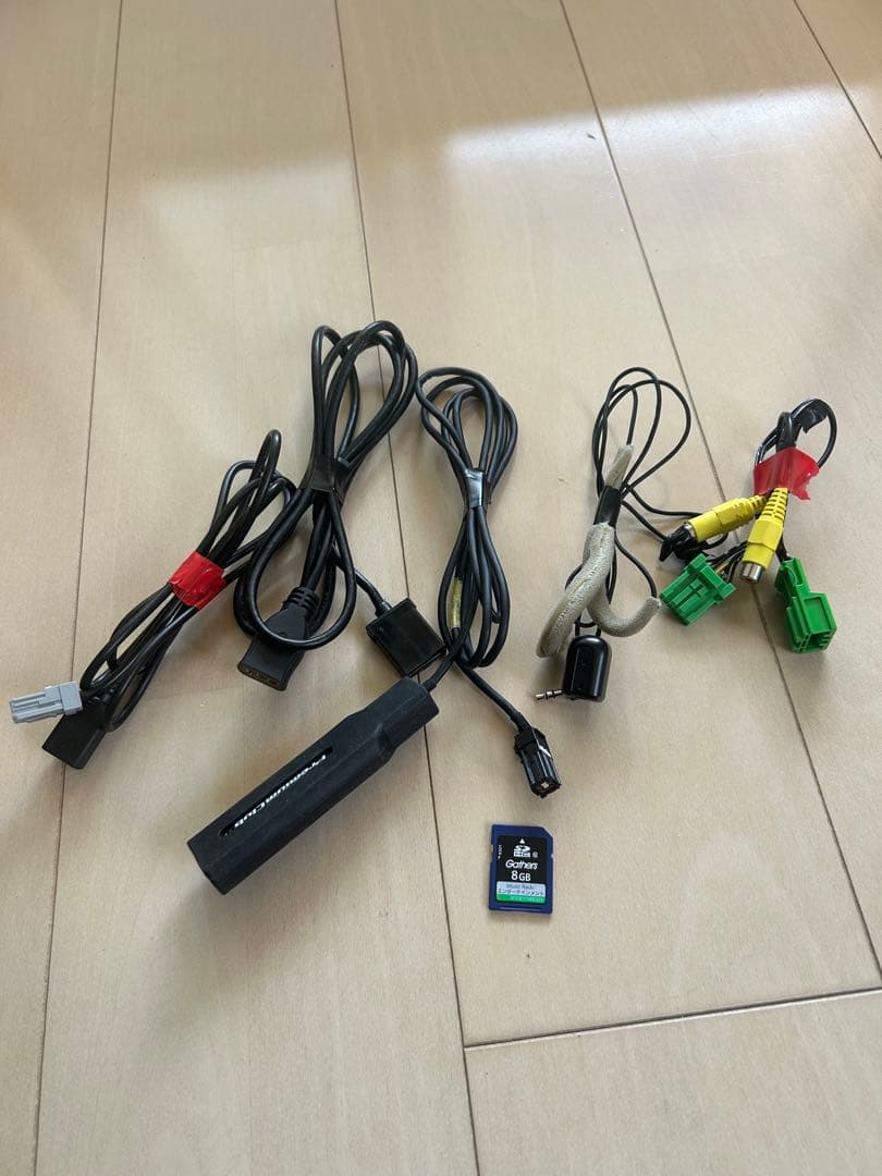 美品　Gathers VXM-165VFNI 9インチ カーナビ