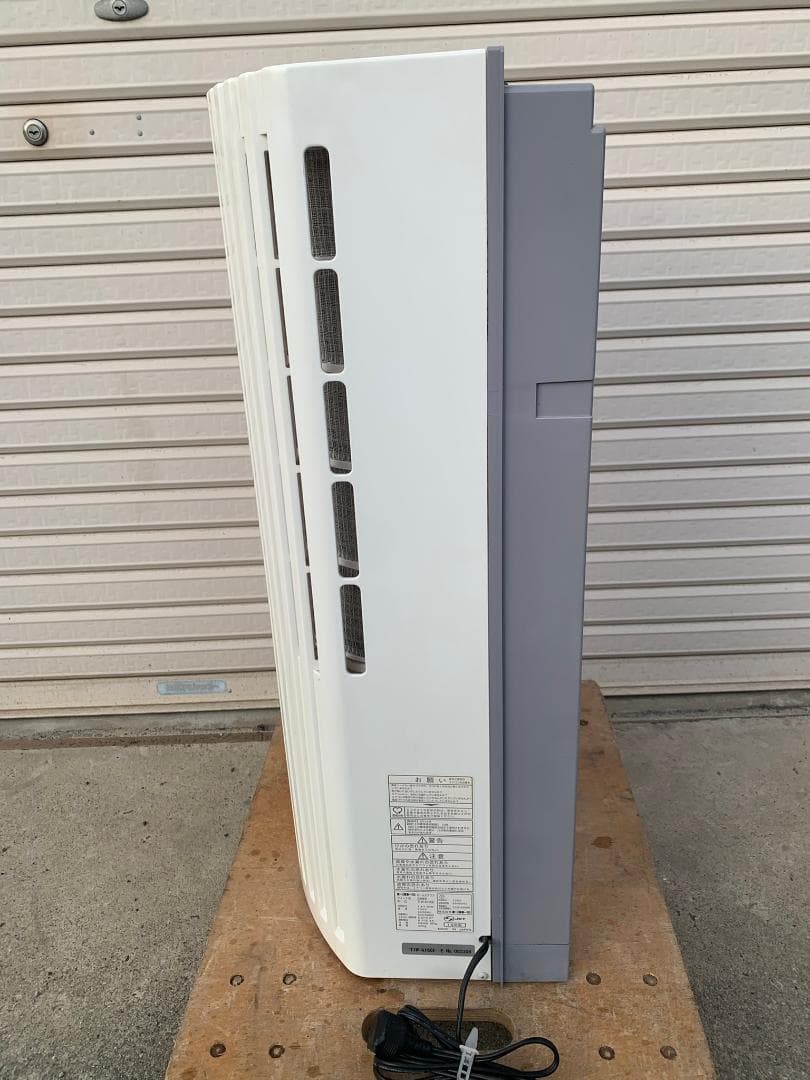 トヨトミ 窓用エアコン　TIW-A160E 2014年式