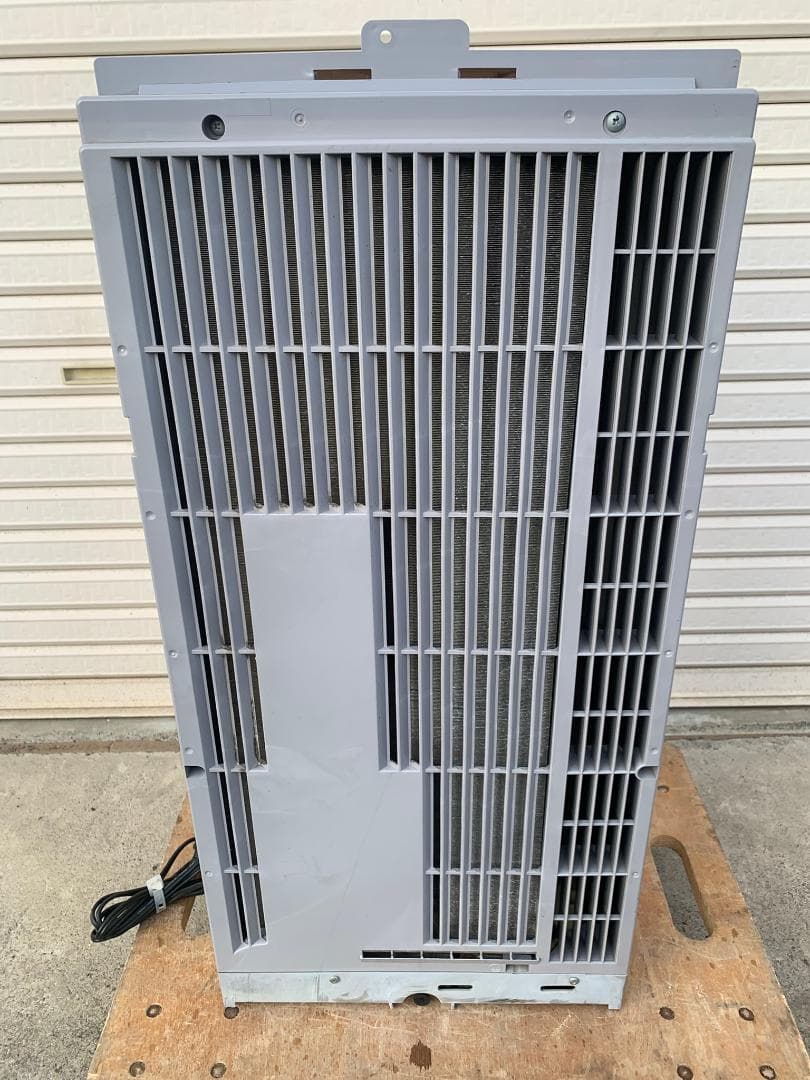 トヨトミ 窓用エアコン　TIW-A160E 2014年式