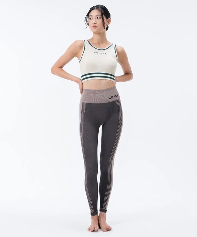 新品未使用SUKALAレギンスとブラトップ付きカレッジVネックプルオーバーL