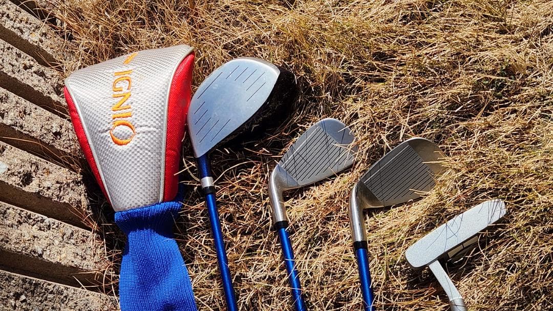 ★イグニオ ジュニアゴルフクラブセット 6～8才用 キャディバッグ付 4本セット