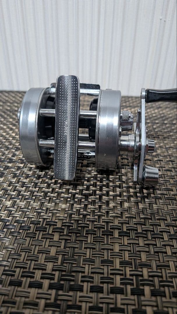 美品 ABU 2500c アブ 2500c アブガルシア 77/2