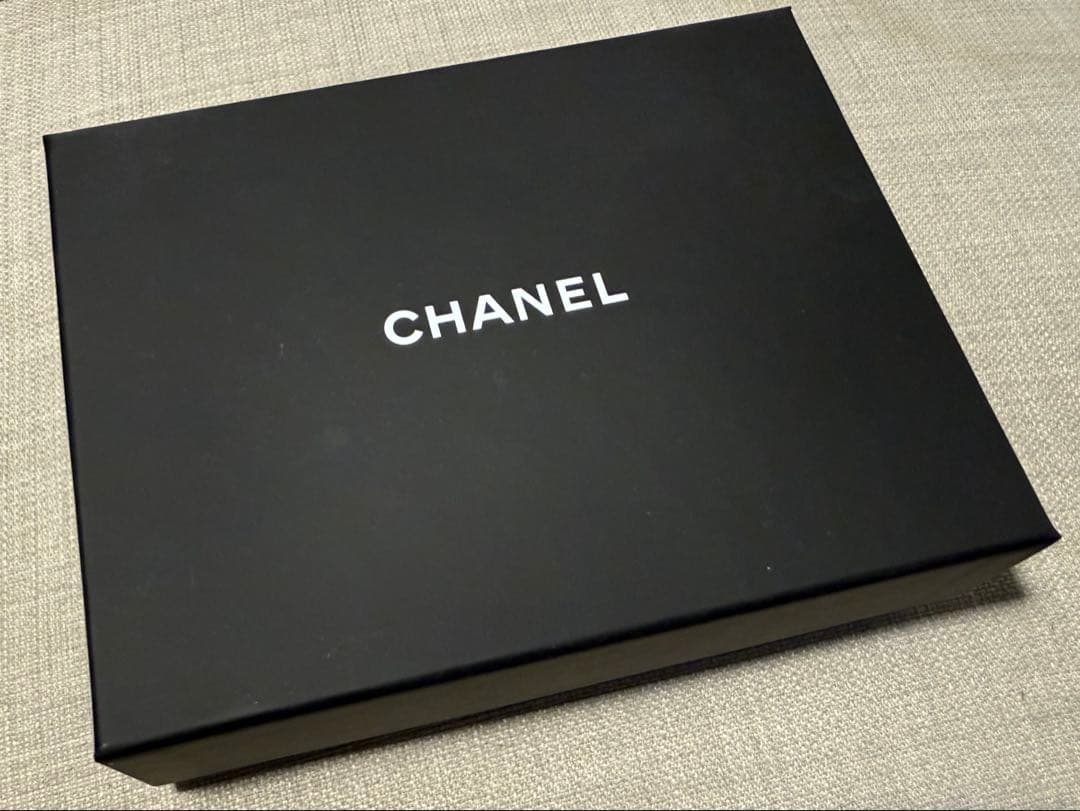 CHANEL マトラッセ　ブラックレザー 三つ折り財布