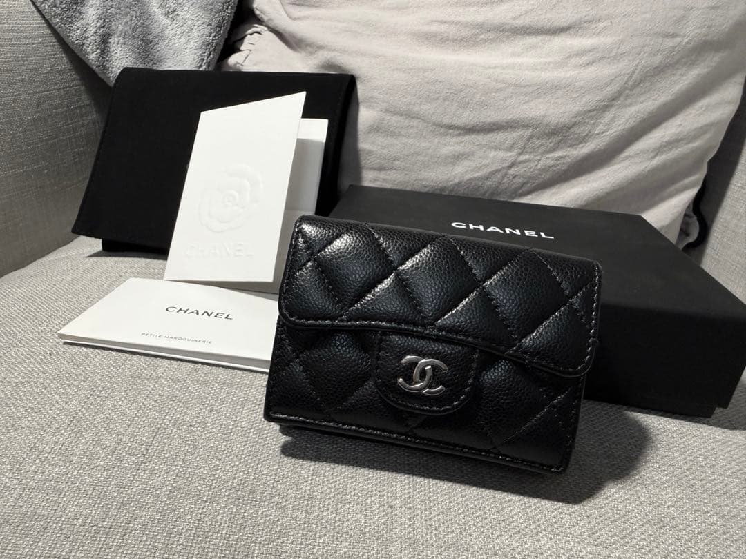 CHANEL マトラッセ　ブラックレザー 三つ折り財布
