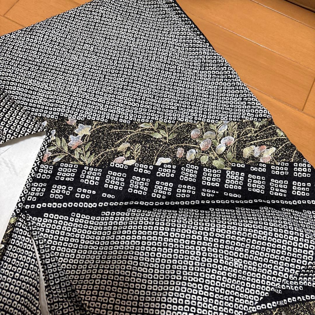 【1/18】訪問着☆花柄（絞り・刺繍）（黒色）