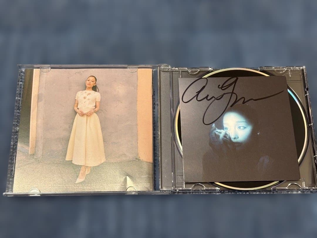 直筆サイン入り アリアナグランデ「エターナルサンシャイン」 CD