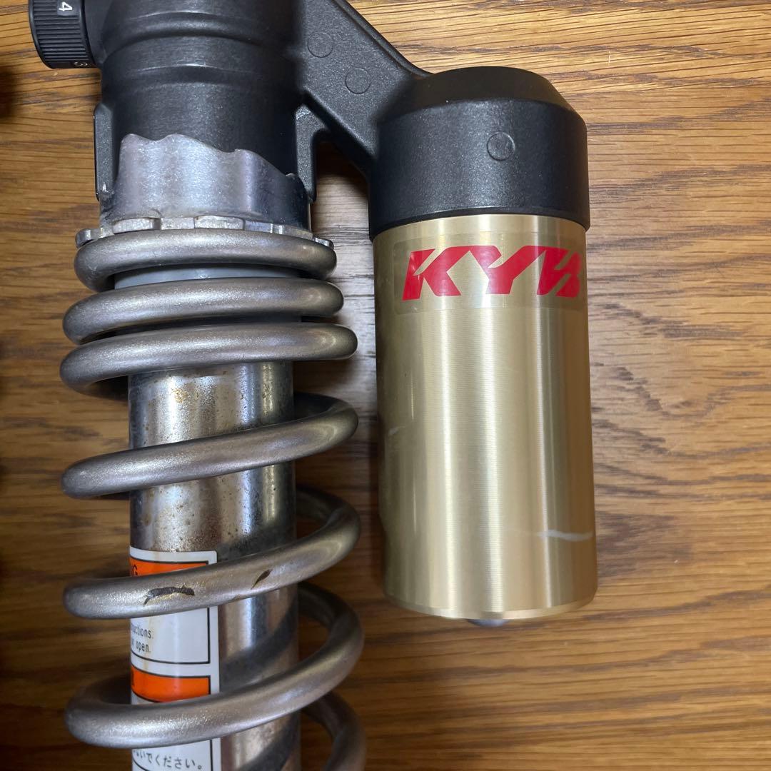Kawasaki ZRX KYB サスペンションショック 2個セット