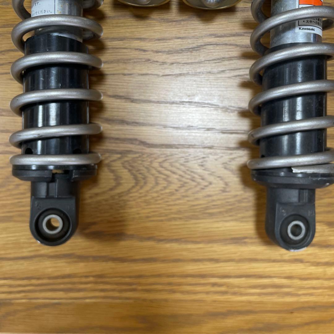 Kawasaki ZRX KYB サスペンションショック 2個セット