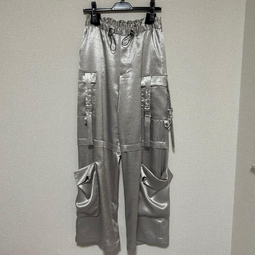 UNITED TOKYO サテンワークパンツ(シルバー)