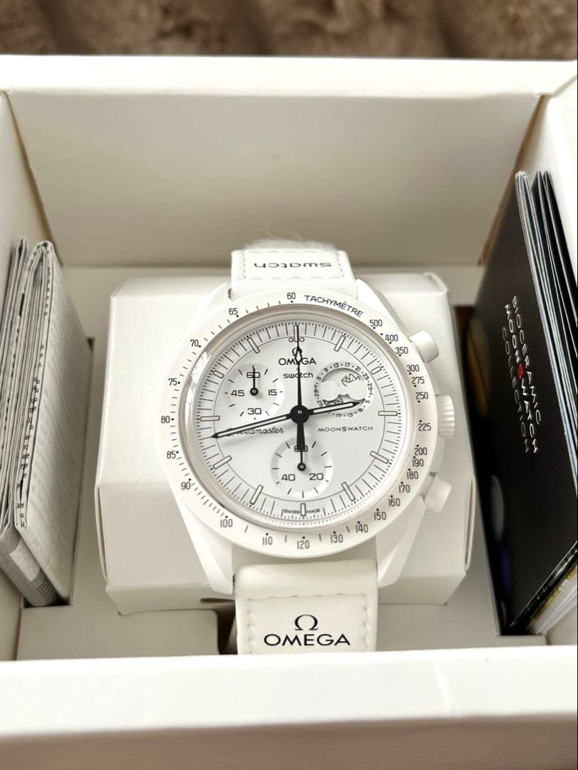 時計 OMEGA SWATCH snoopy moonphase SO33W700