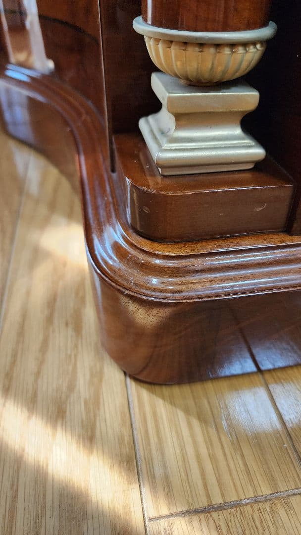 クラシック木製キャビネット ガラス扉付き