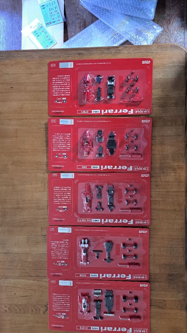 プライスダウン！ダイドーフェラーリF1ミニカー２０台セットデカール付き　1/64