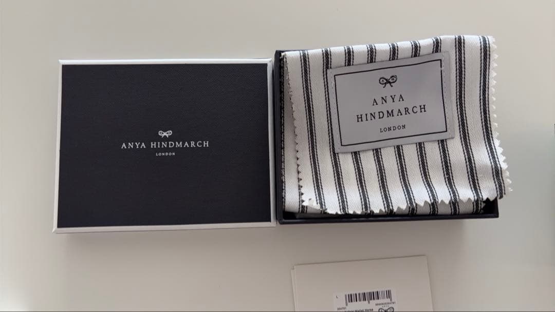 Anya Hindmarch シルバー 馬モチーフ 三つ折り財布