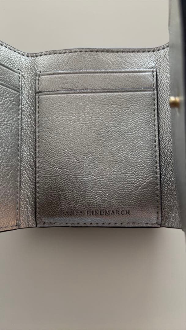 Anya Hindmarch シルバー 馬モチーフ 三つ折り財布