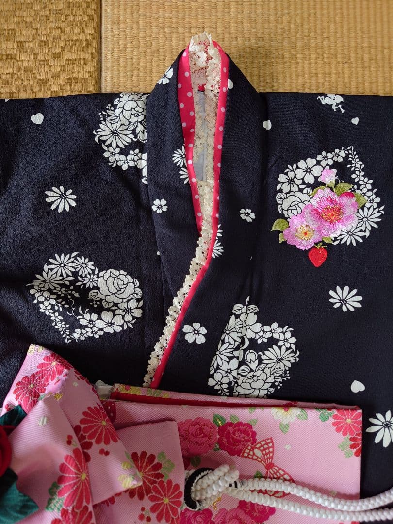 松田聖子　七五三７歳　女の子 着物　花柄ハート柄