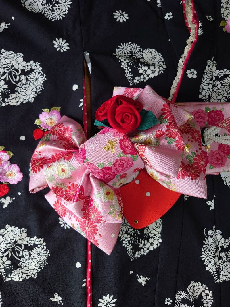 松田聖子　七五三７歳　女の子 着物　花柄ハート柄