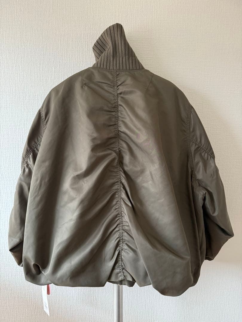 emmi 撥水リブカラーバルーンデザインブルゾン