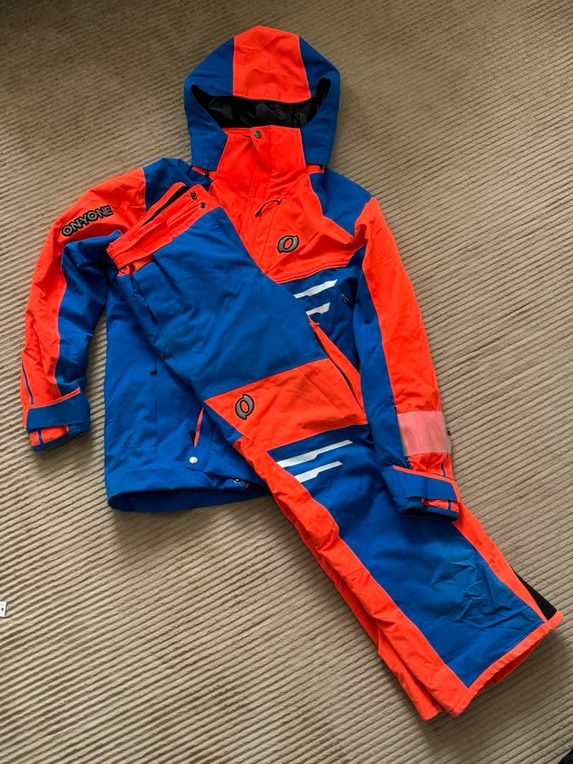 （限定販売品）オンヨネ　デモモデル　 ウェア　上下セット　Ｍサイズ