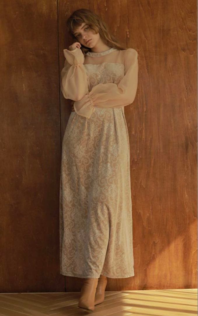 美品　AMAIL Mature paypuri dress ベージュ