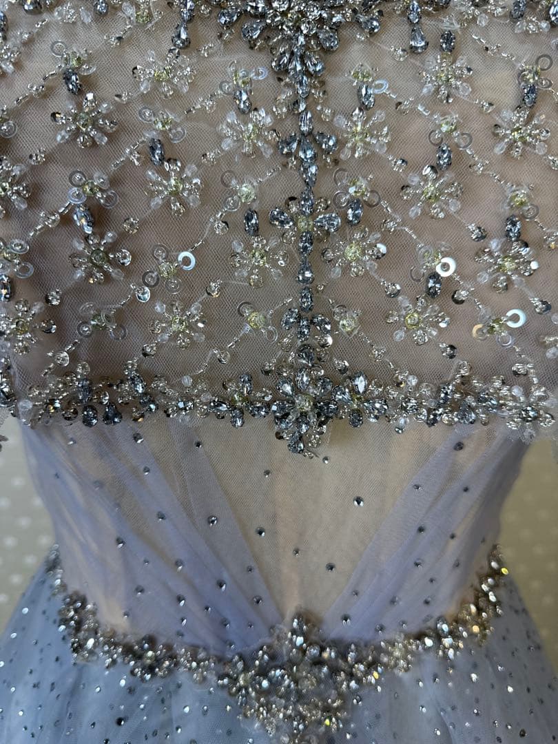 ビーズ刺繍オフショルダーライトブルーロングドレス