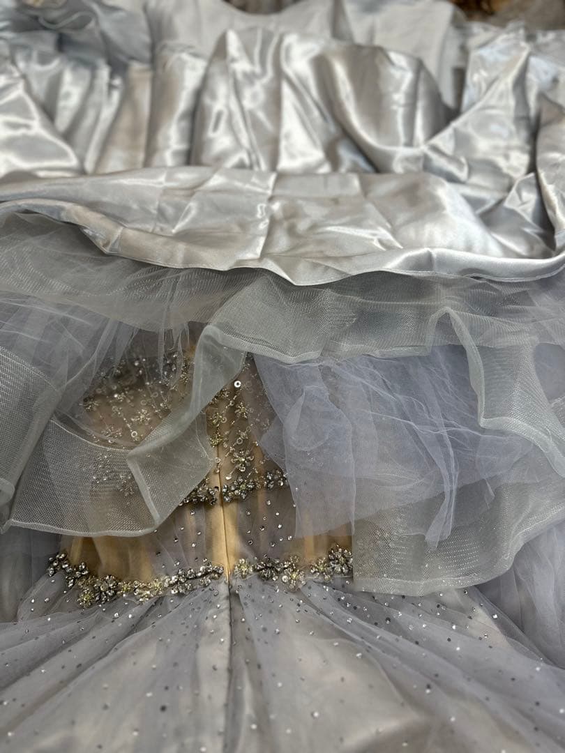 ビーズ刺繍オフショルダーライトブルーロングドレス