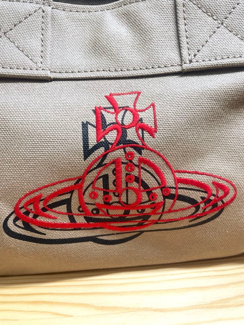 ヴィヴィアンウエストウッド　ベージュ ミニトートバッグ 刺繍入り