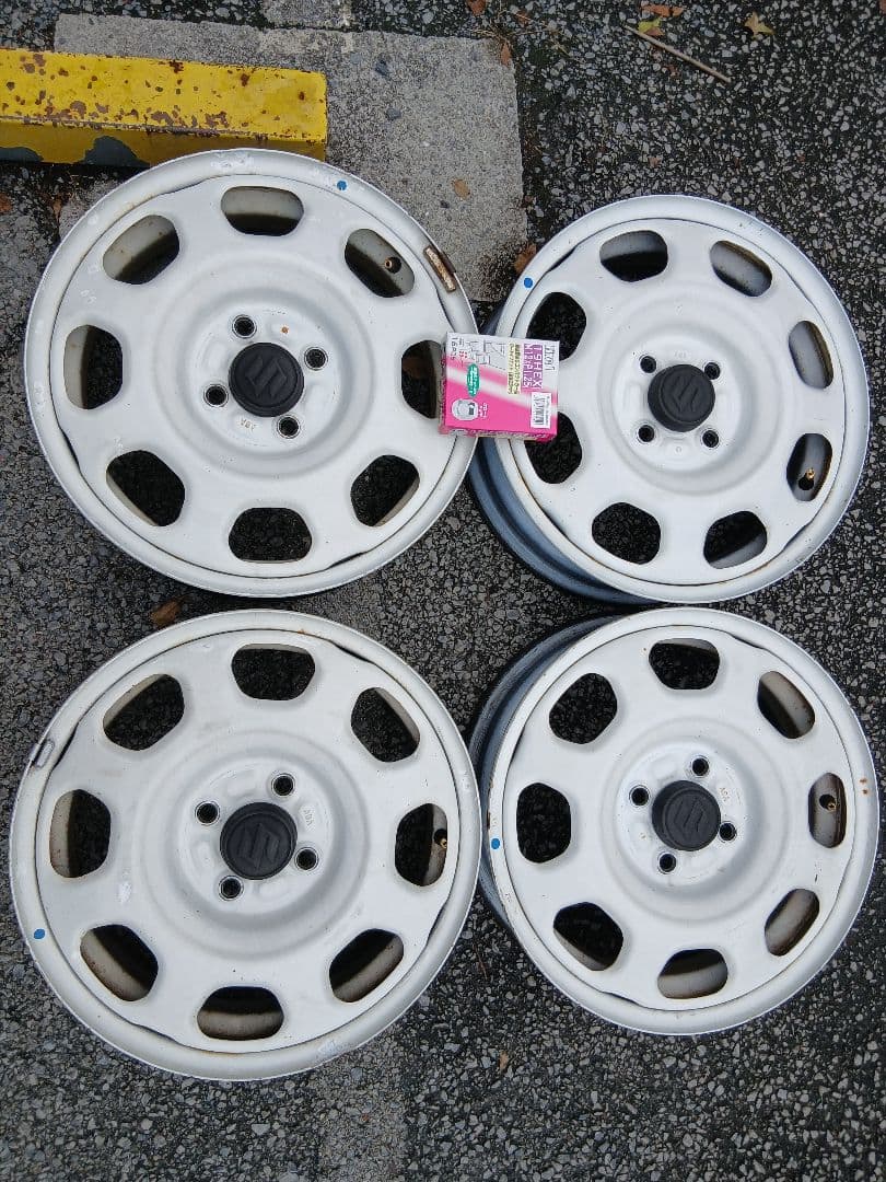 ハスラー　純正ホイール　ナット、キャップ付き　４本セット 配送無料。