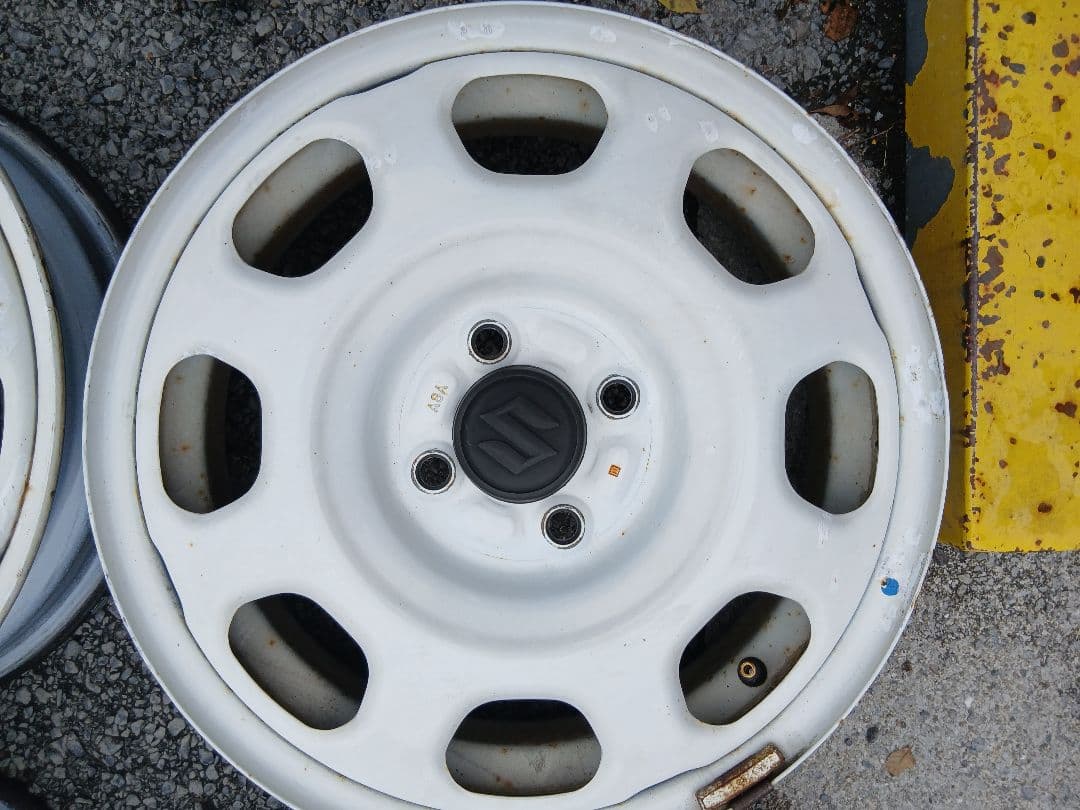 ハスラー　純正ホイール　ナット、キャップ付き　４本セット 配送無料。