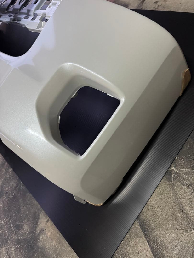 新品 ハイエース 標準 200系 純正 フロントバンパー 52119-26661