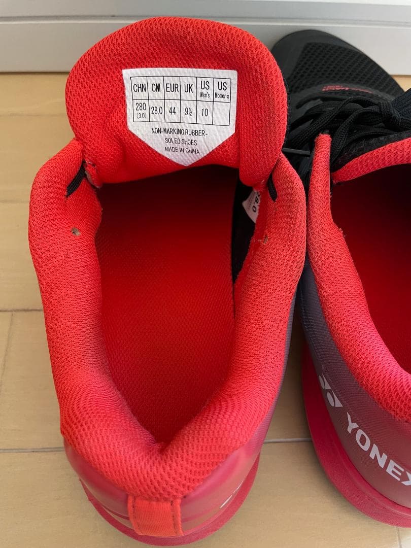 ヨネックスパワークッションエアラスダッシュ4ワイドGC 28cm