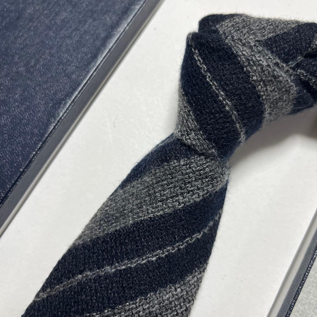 タイユアタイ　ネクタイ　グレー　ストライプカシミヤ　セッテピエゲ