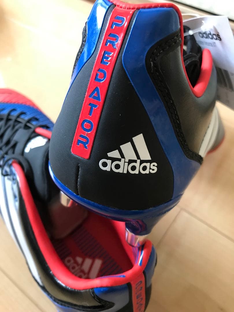 ラグビー　アディダスのスパイク　未使用品　27.5センチ