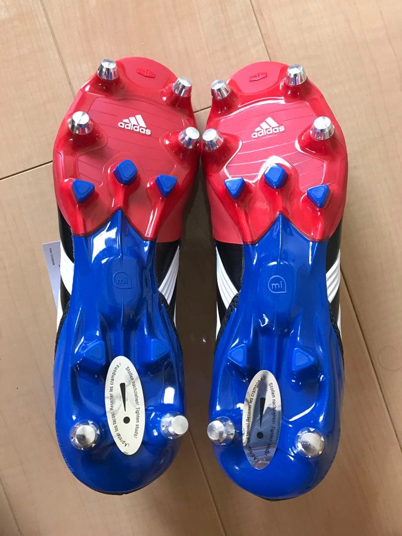 ラグビー　アディダスのスパイク　未使用品　27.5センチ