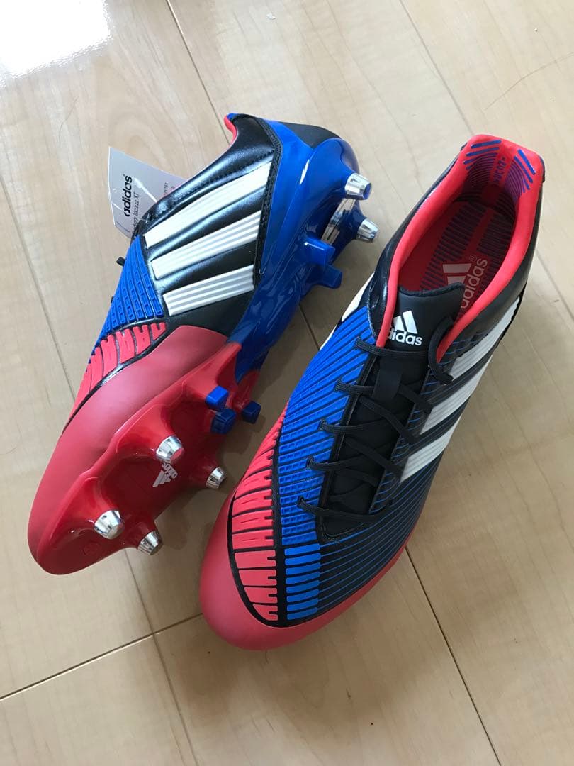 ラグビー　アディダスのスパイク　未使用品　27.5センチ