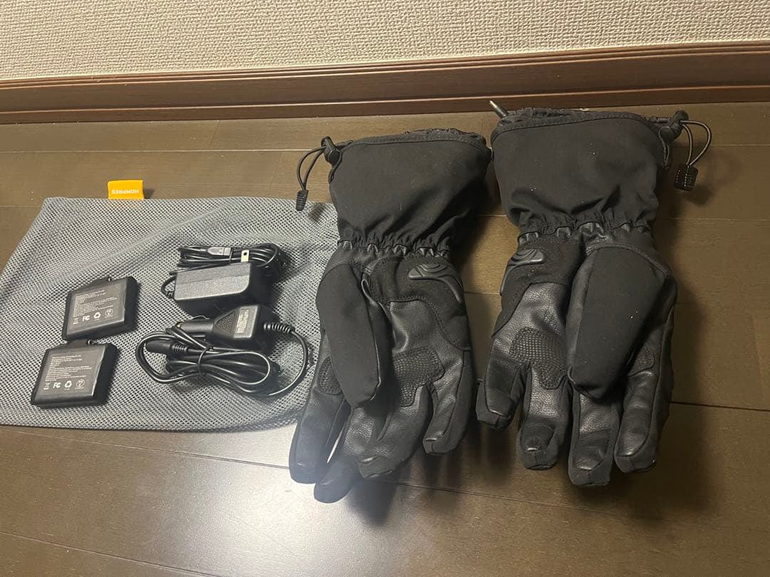 HOMPRES 電熱グローブ 充電器付き　サイズM 1回使用。