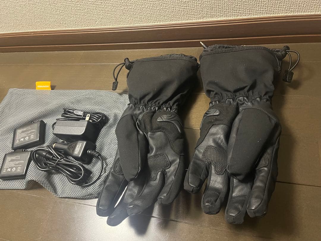 HOMPRES 電熱グローブ 充電器付き　サイズM 1回使用。