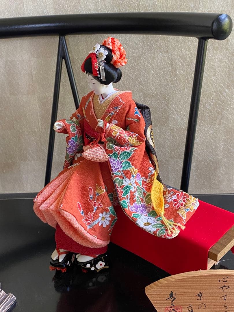 日本人形　舞妓さん2人　京の庭