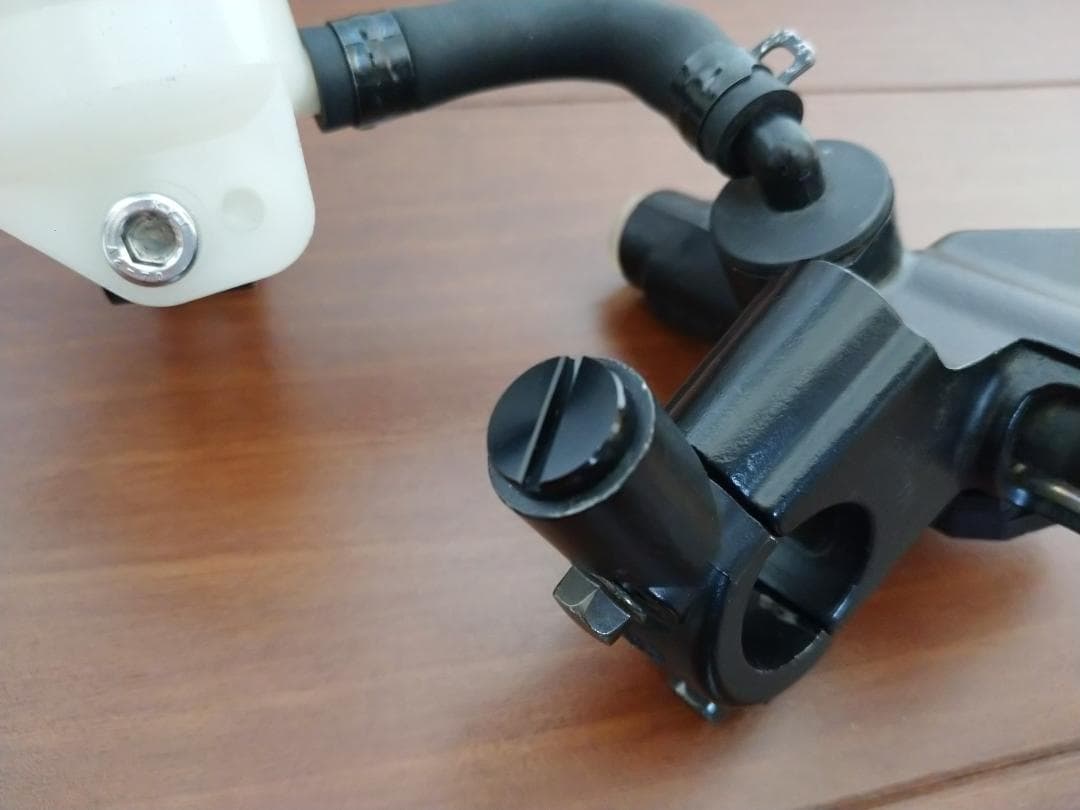 NISSIN ニッシン フロントブレーキマスター 横型 1/2 タンク別体