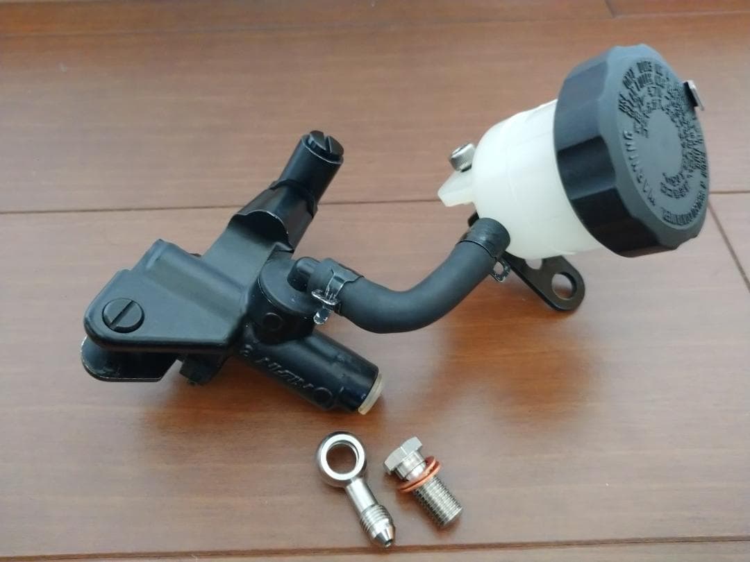 NISSIN ニッシン フロントブレーキマスター 横型 1/2 タンク別体