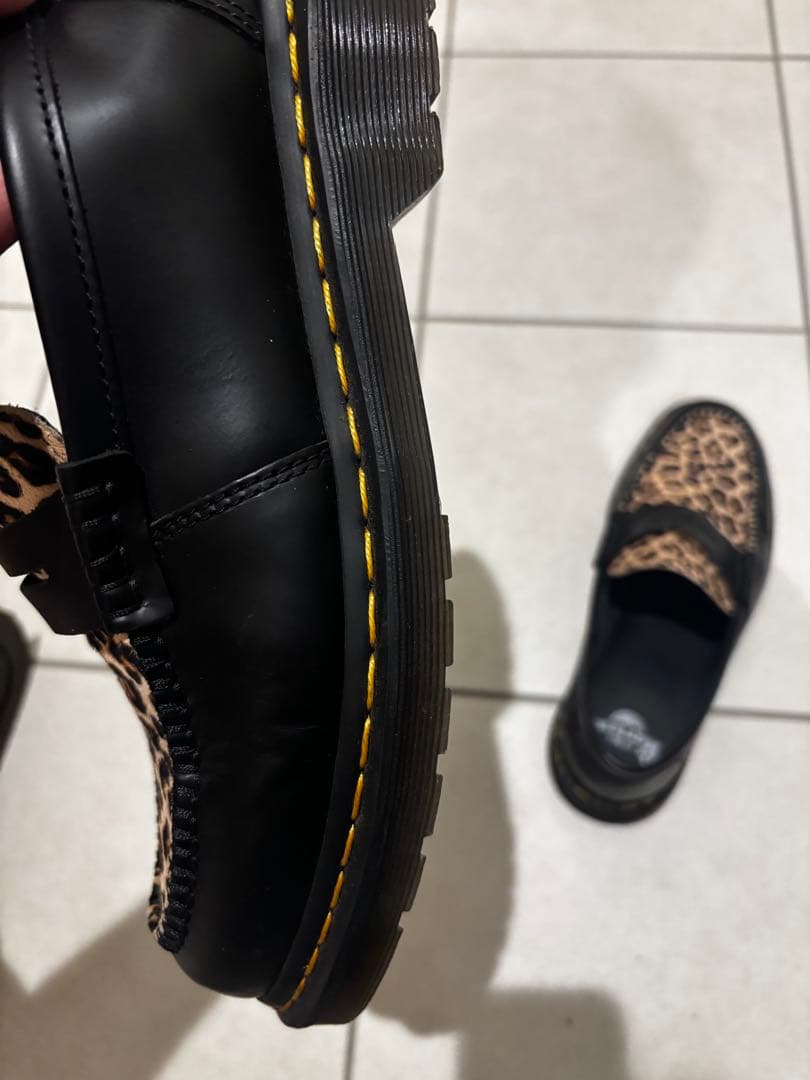 Dr. Martens ヒョウ柄ローファー