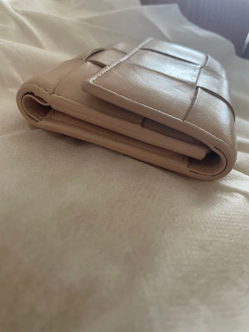2024 BOTTEGA VENETA レディース　ミニ財布