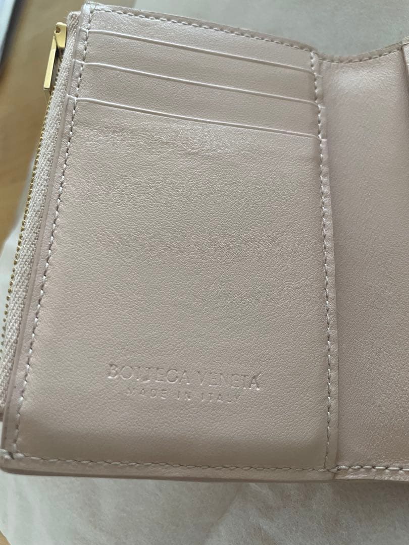 2024 BOTTEGA VENETA レディース　ミニ財布