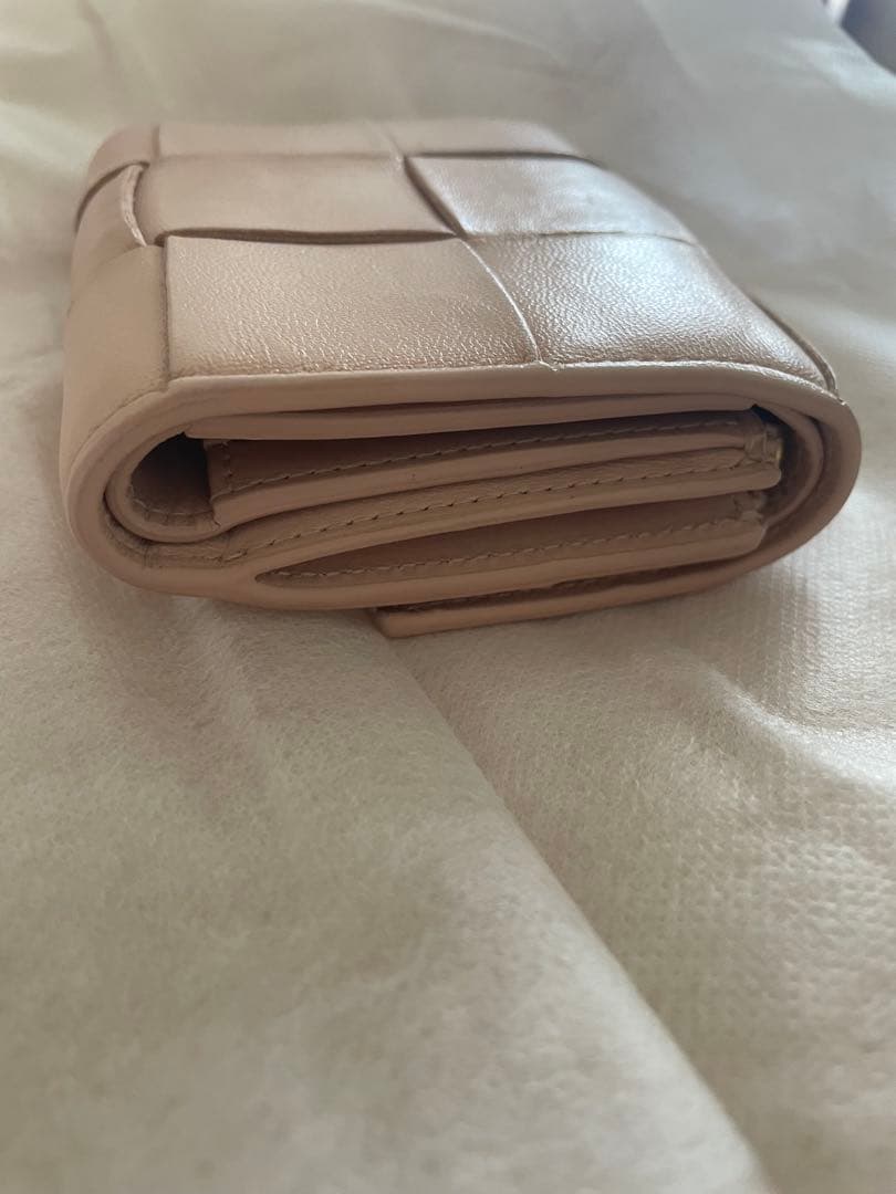 2024 BOTTEGA VENETA レディース　ミニ財布