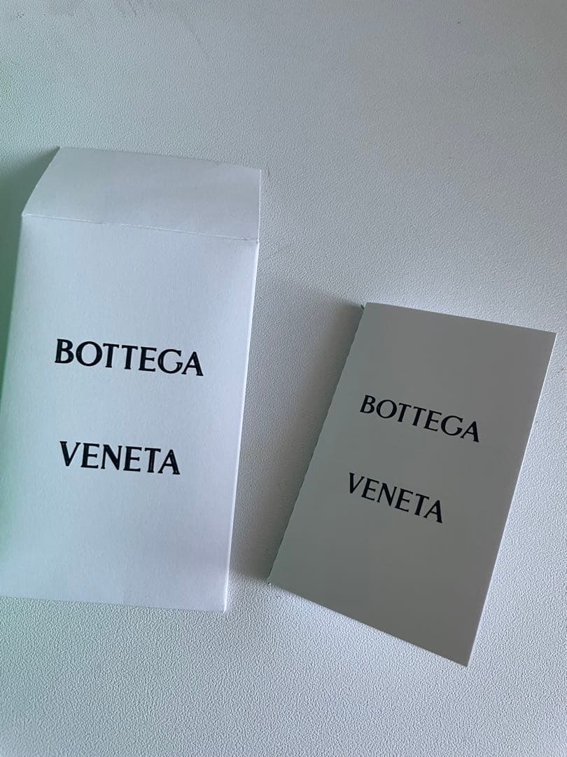 2024 BOTTEGA VENETA レディース　ミニ財布